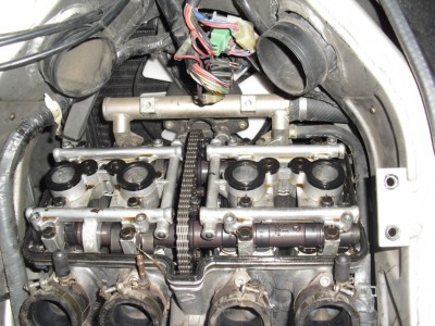 Motor offen, Nockenwellenbrücken