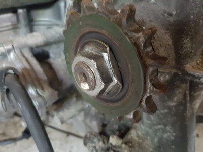 ZZR600_Ritzelbefestigung.jpg