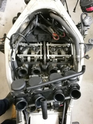 zzr600_ventilspiel_ventildeckel_abnehmen-1.jpg